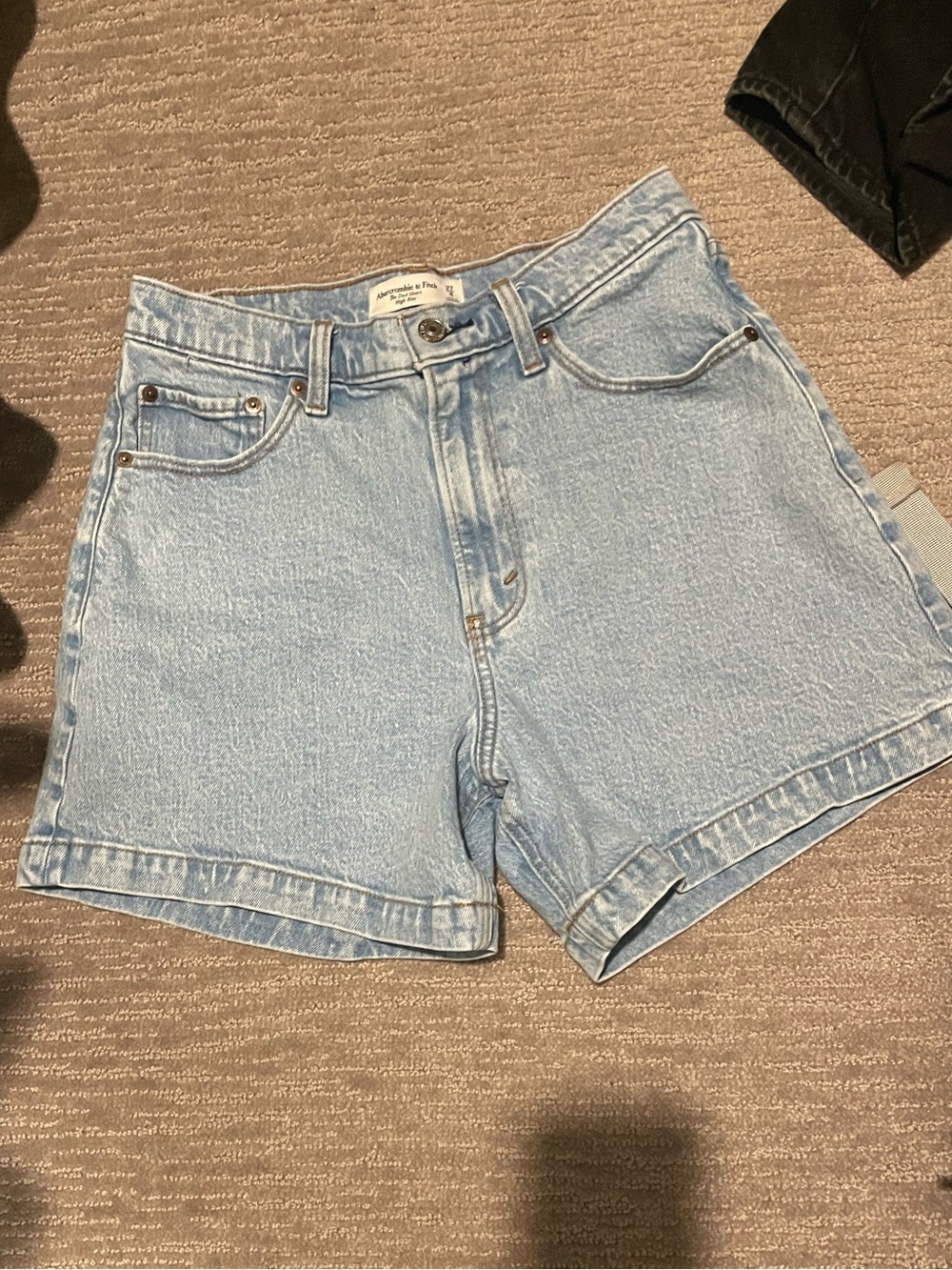 Abercrombie & Fitch Light Wash High-Rise dad Shorts